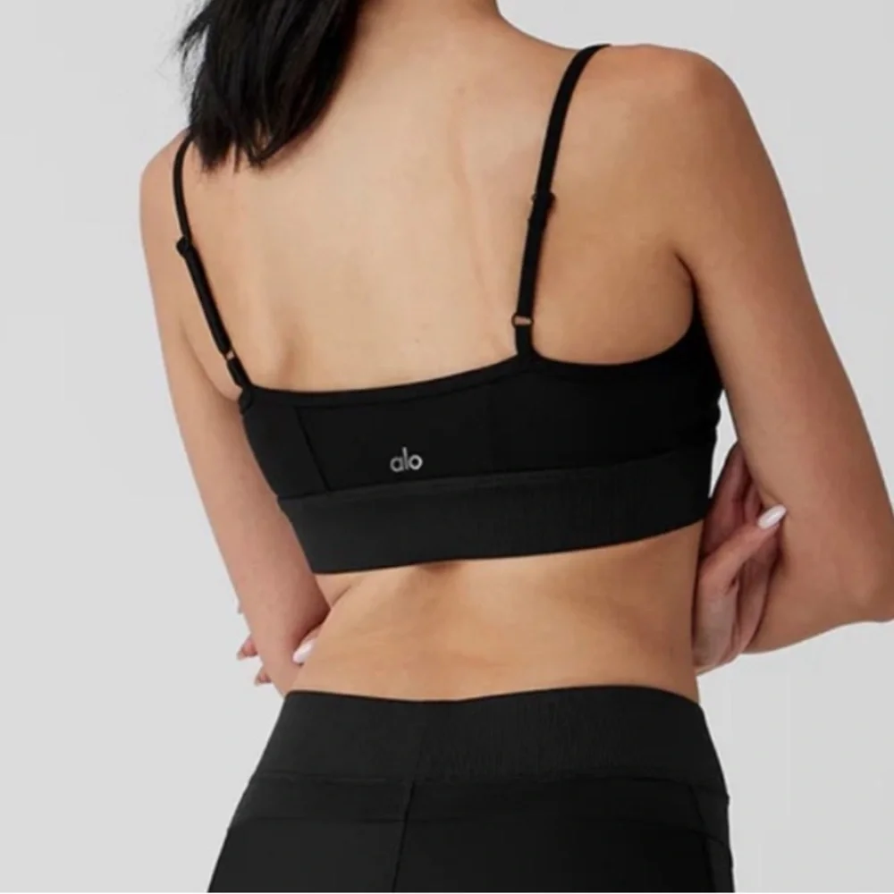 NEW ALO Yoga Alosoft Head Start Bra Size Medium Black NWOT